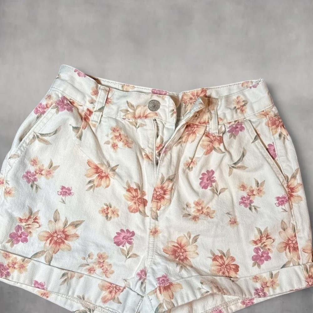 American Eagle Floral High Waisted Mom Shorts White Pink Orange Cotton Size 00